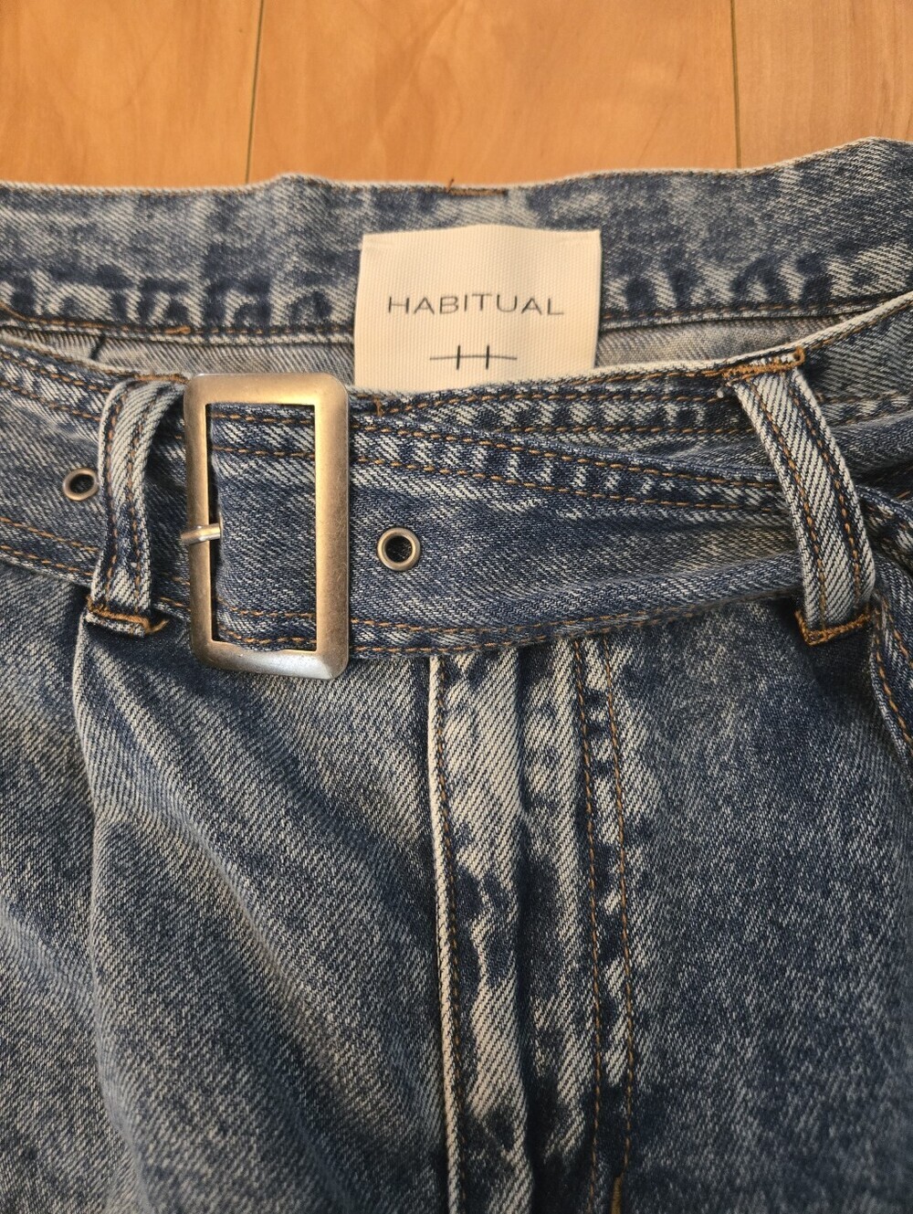 HABITUAL Denim A-line Midi Skirt with Matching Belt Size 12/31 - Picture 4 of 12